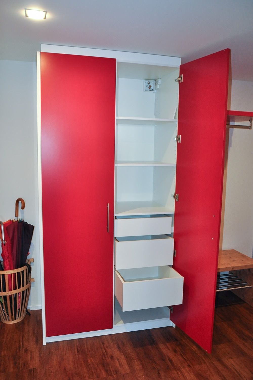 Schränke und Korpusse Bösch Schreinerei